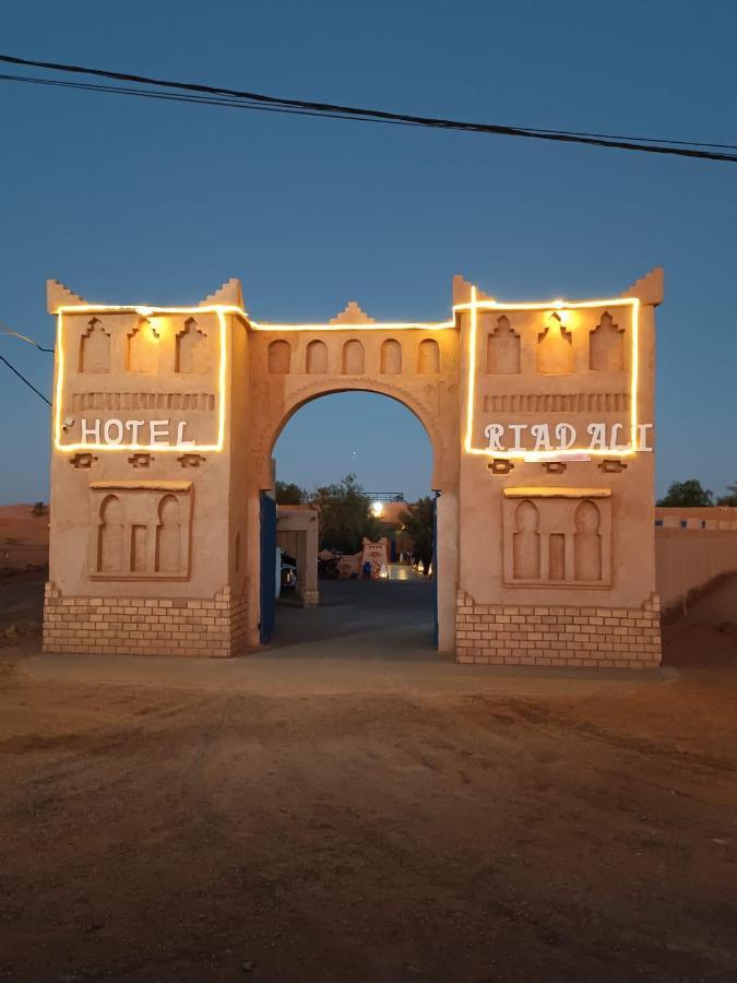 阿里摩洛哥传统庭院住宅酒店 梅尔祖卡